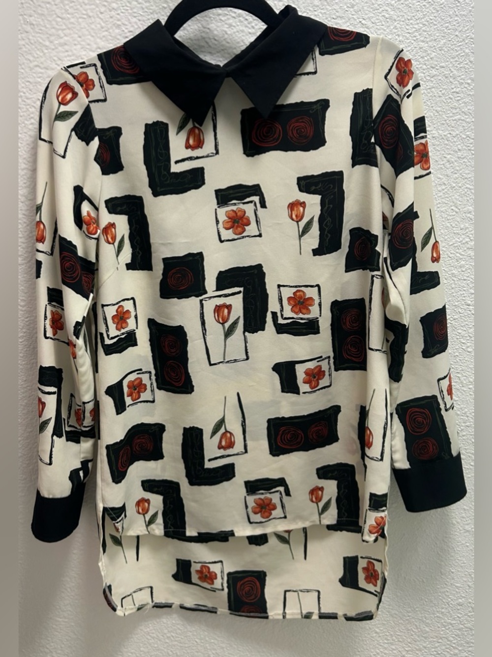 Black Collar Floral Graphic Blouse - Cream Base with Red Flowers